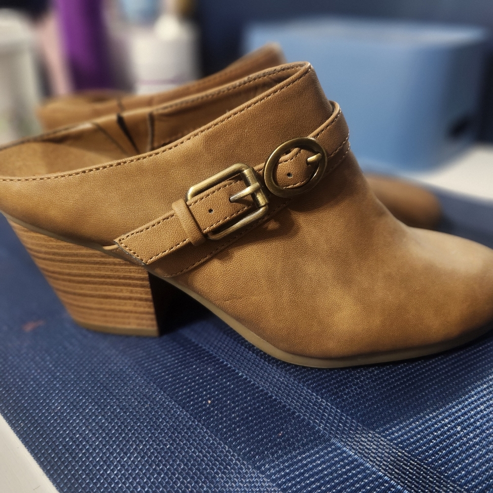 A2 by AeroleSoles Slip in Mules